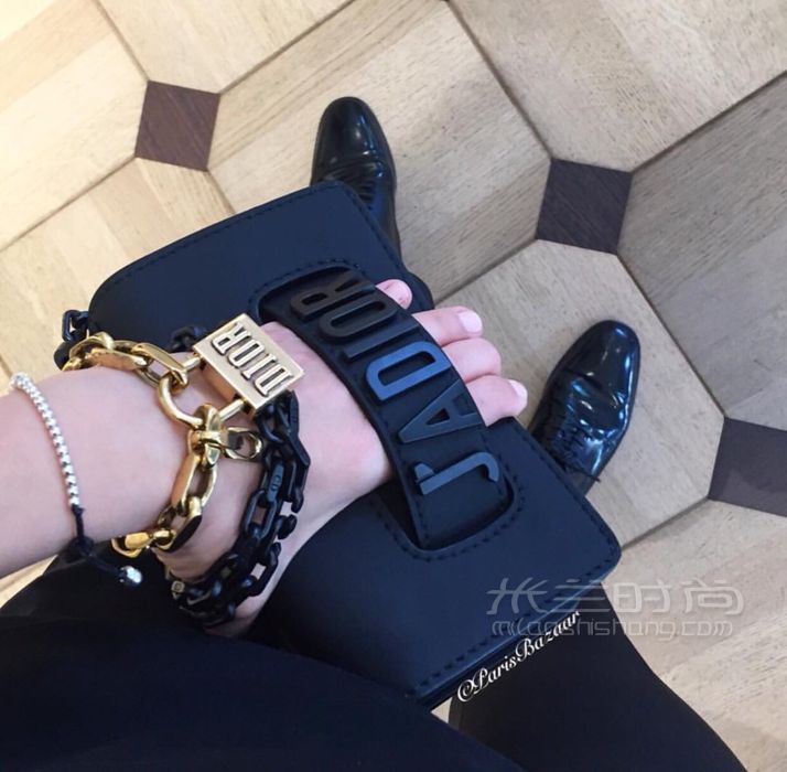 20-So Black ���º�ϵ��Mini Jadior �ϰ����ȵĹ������Լ�һ�ߴ��ݵı���_1