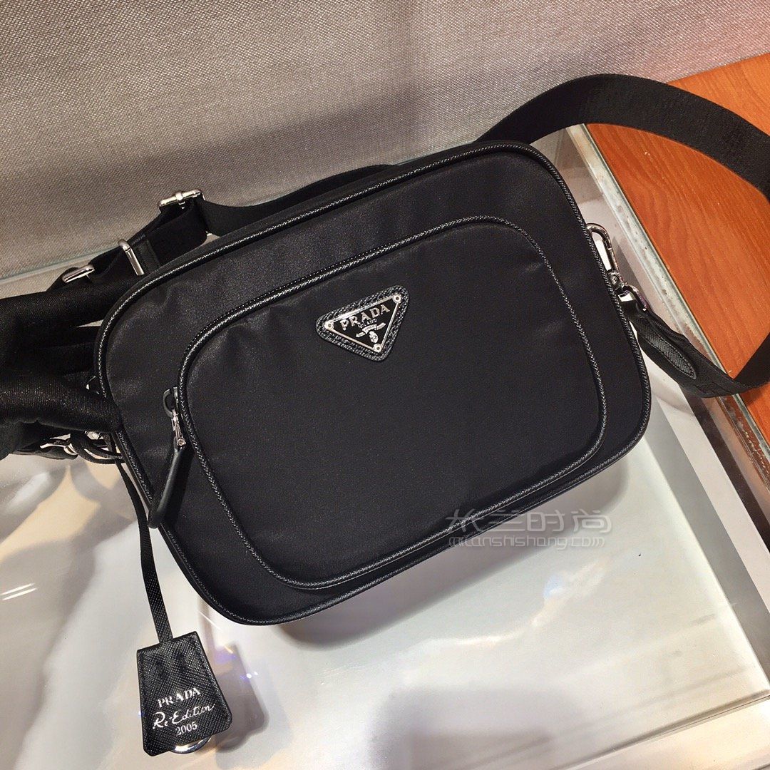 02860-prada三合一相机包新款1bh017-1到货网红姐妹帅哥团疯狂种草而