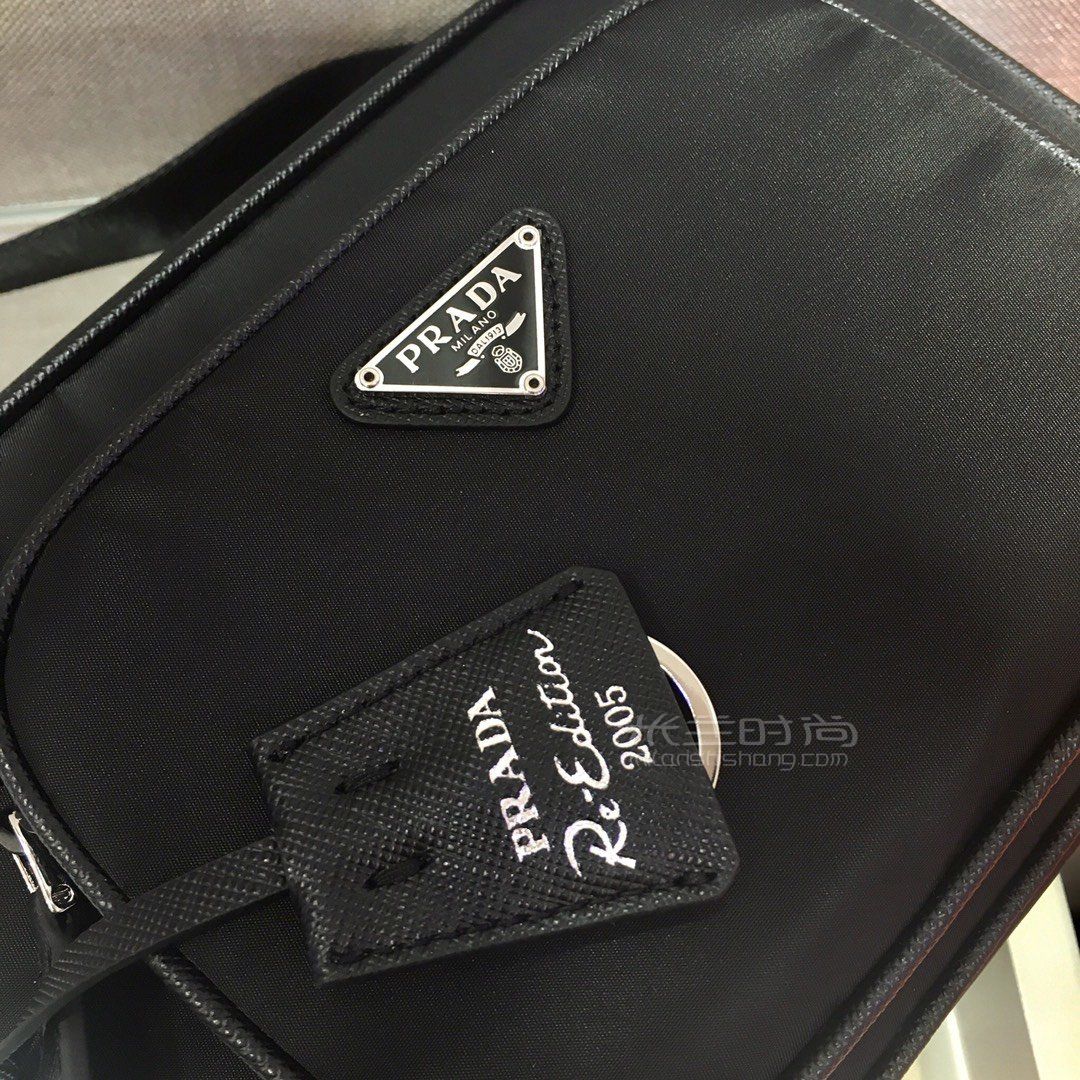 02860-prada三合一相机包新款1bh017-1到货网红姐妹帅哥团疯狂种草而
