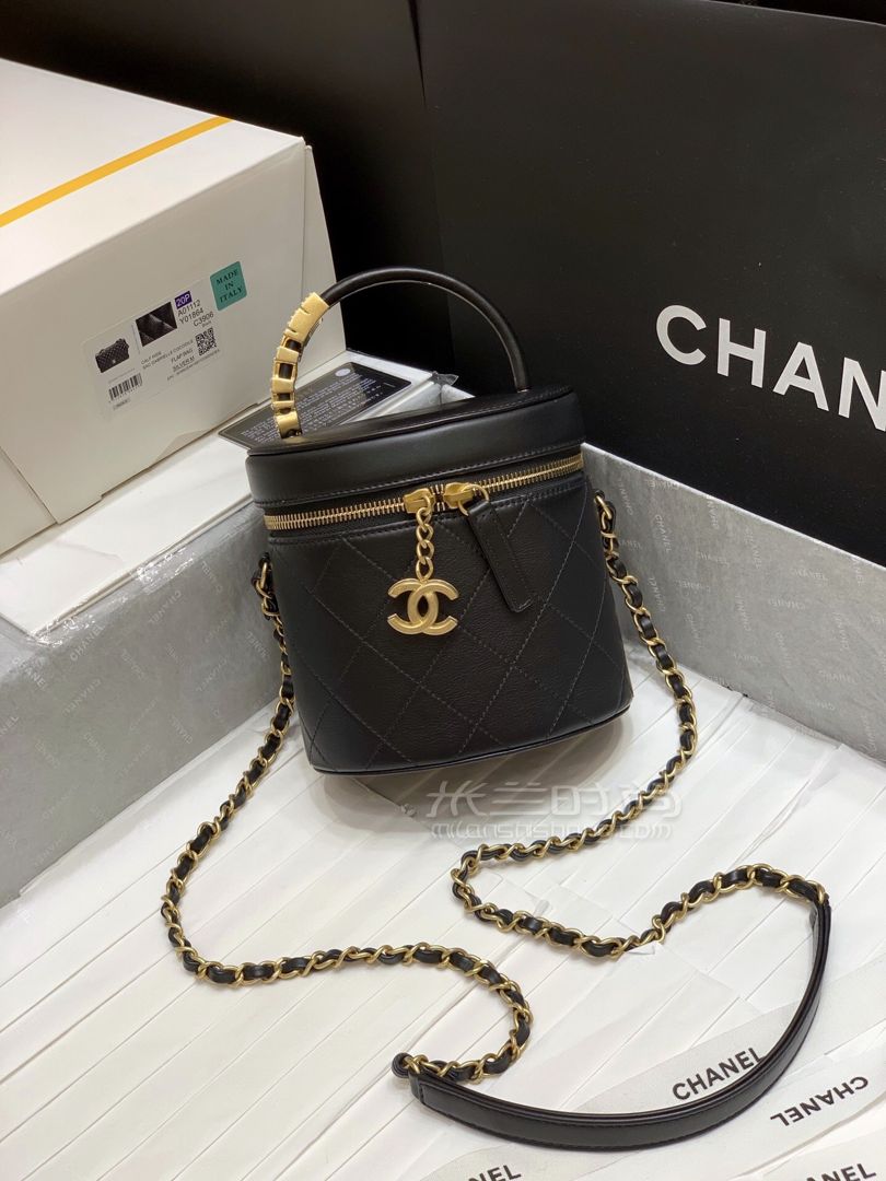 香奈儿迷你桶包chanel2020秋冬限量版小水桶黑色迷你化妆箱包字母logo