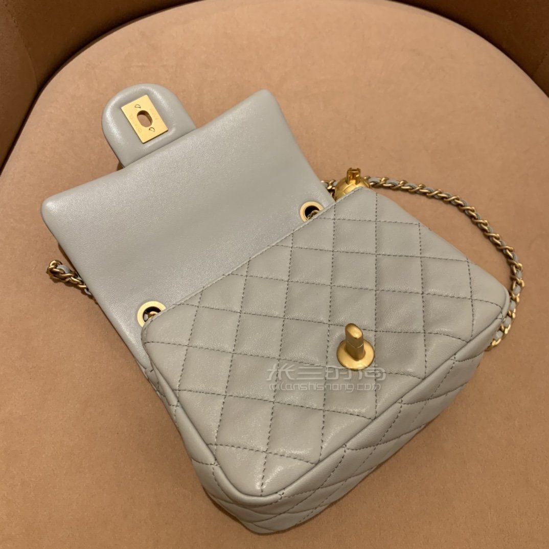 香奈儿金珠链条包chanel18cm灰色方胖子金珠球球包链条包