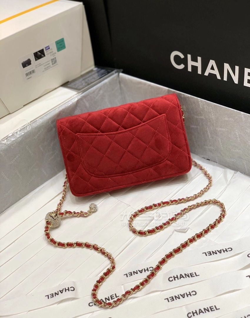 香奈儿丝绒wocchanel2020秋冬限量版丝绒发财包酒红色天鹅绒钻珠链条
