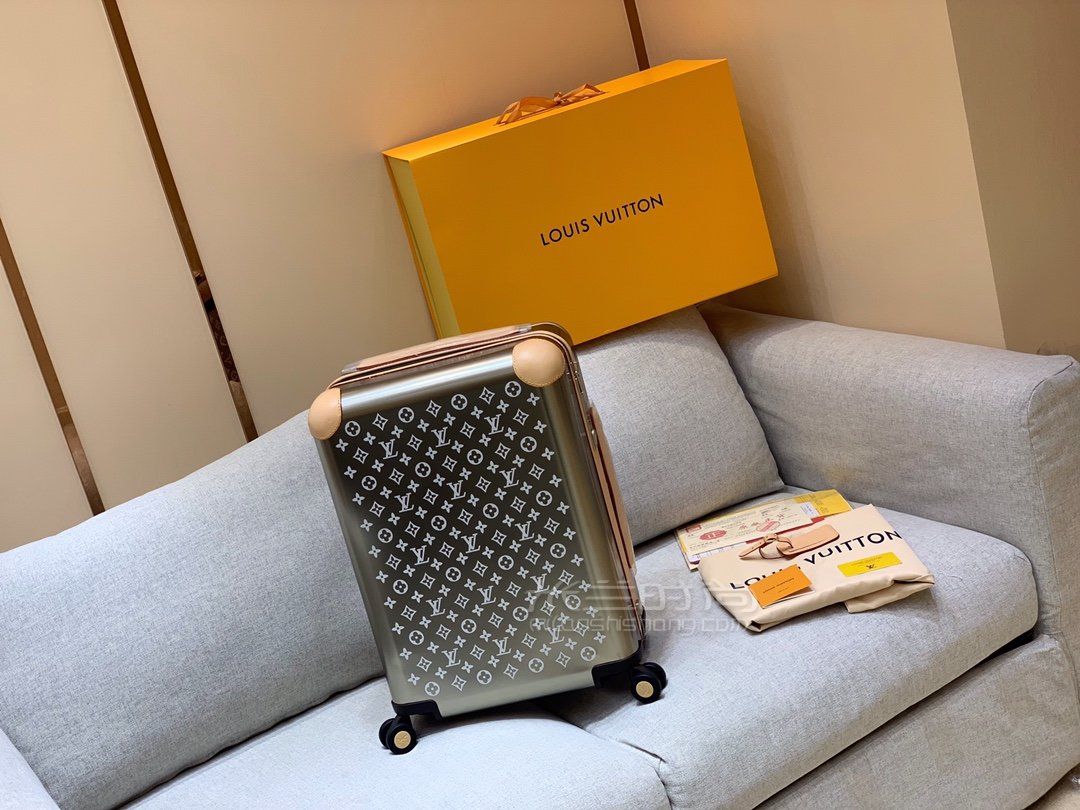【lv 钛合金镭射 20寸】lv旅行箱 钛合金材质轻便耐刮拉杆箱