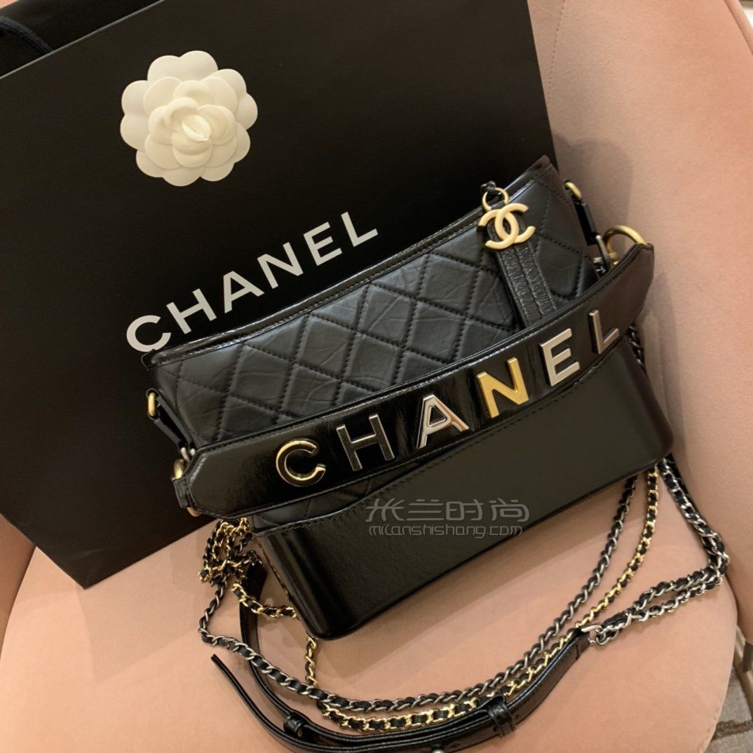 香奈儿流浪包chanelgabrielle字母logo宽肩带胎牛皮黑色单肩包