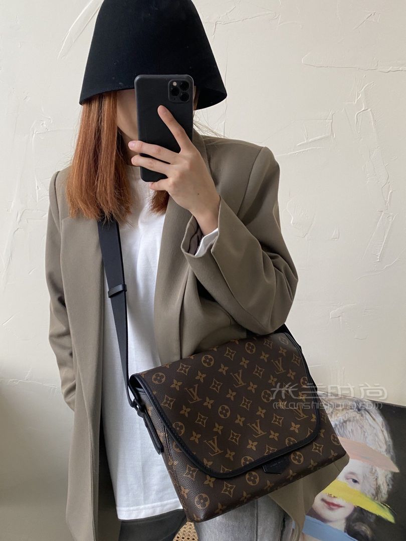 【lv邮差包】新款男士邮差包 偏中性风女生可背45557