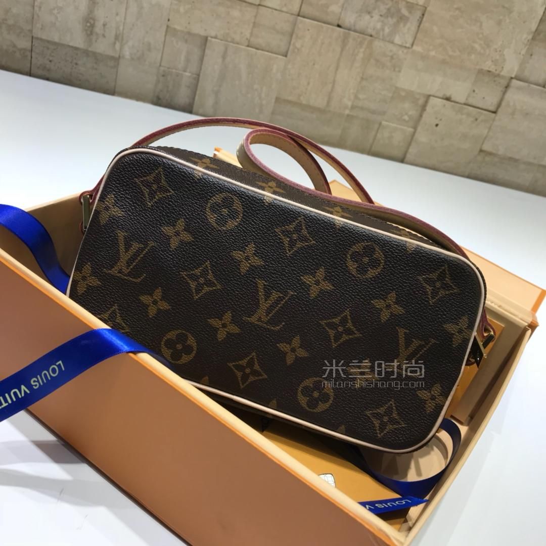 高仿路易威登鞋子在哪里买(高仿路易威登包什么价格)