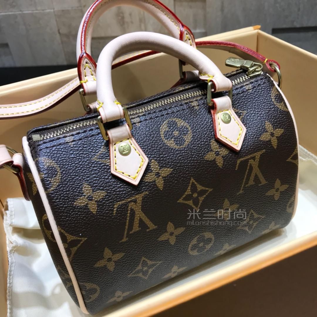 Lv枕头包mini原单货,lv枕头包mini专柜价格-第1张图片-潮百科