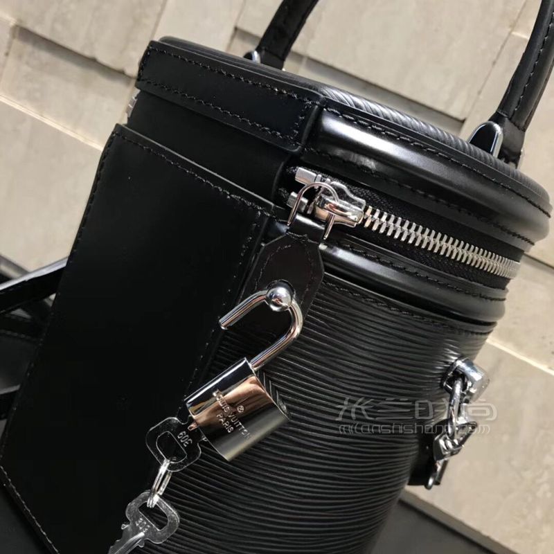 lv路易威登圆筒包18fw秋冬秀款黑色水波纹手提桶包 黑色小牛皮