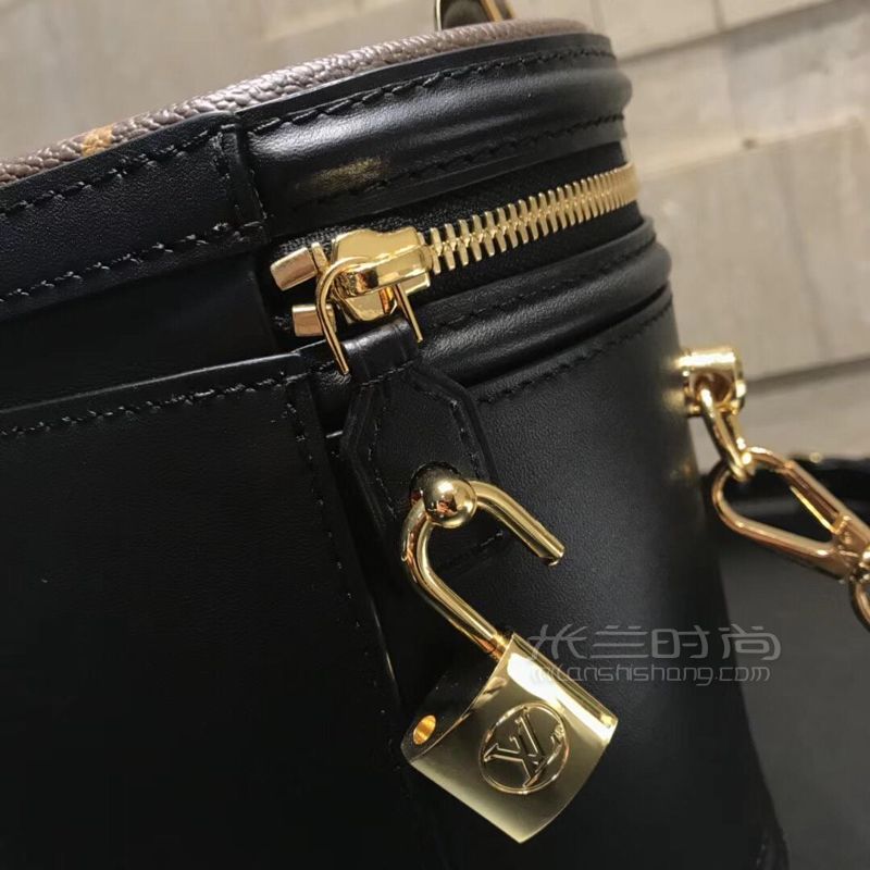 lv路易威登圆筒包18fw秋冬秀款黑色水波纹手提桶包 黑色小牛皮