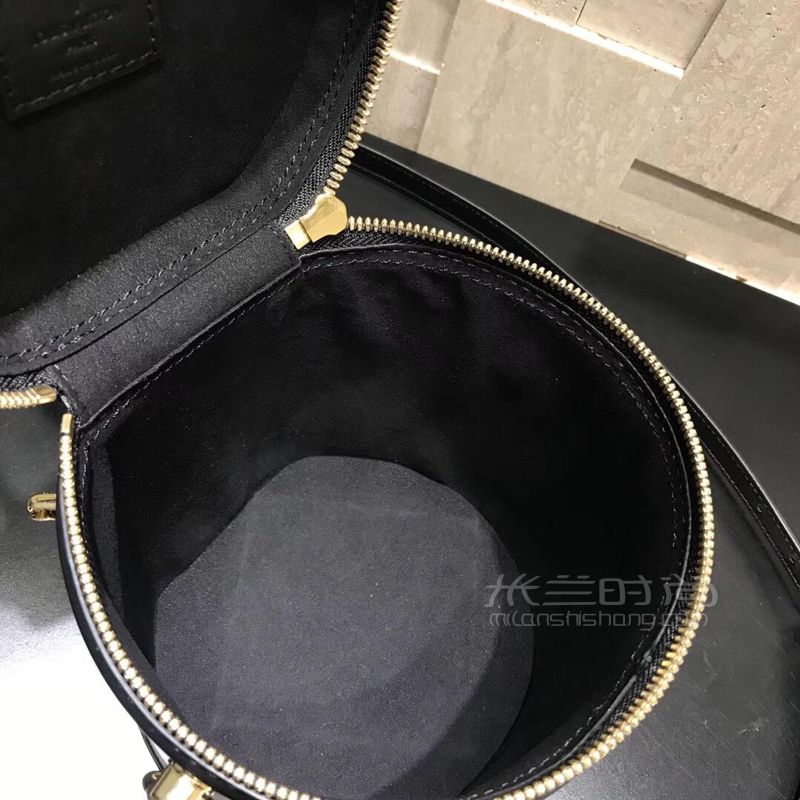 lv路易威登圆筒包18fw秋冬秀款黑色水波纹手提桶包 黑色小牛皮