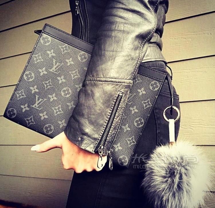 lv pochette voyage手拿包 男士洗漱包合作款黑色帆布手包m61692