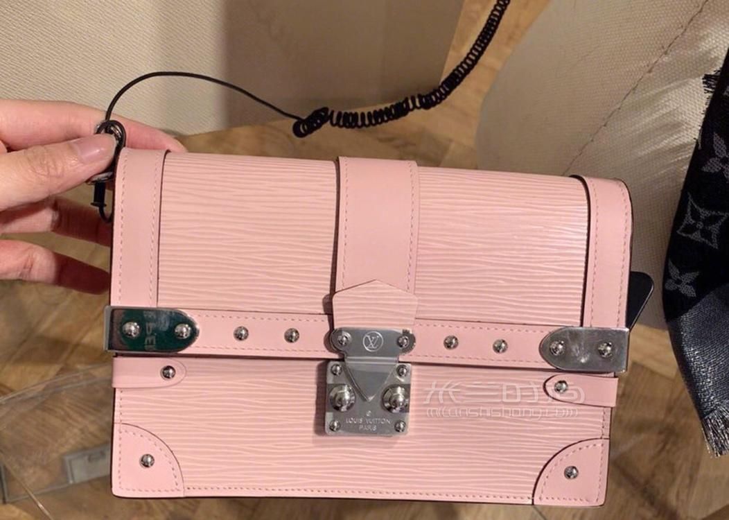 lv路易威登新款粉色水波纹链条包女士trunk单肩斜挎包