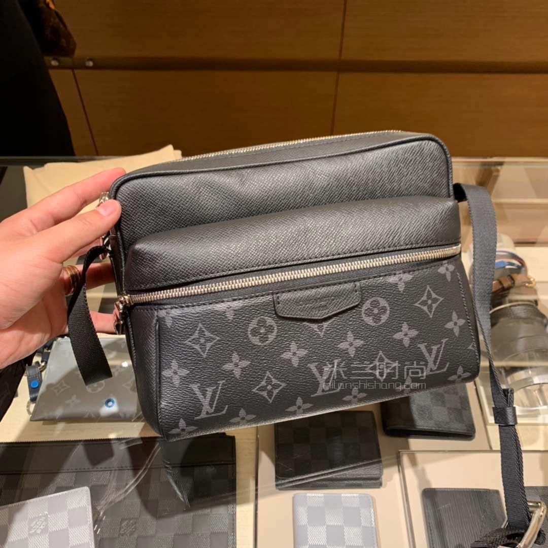 lv路易威登19春夏男士outdoor 邮差包m30233米兰时尚奢侈品包包lv包包