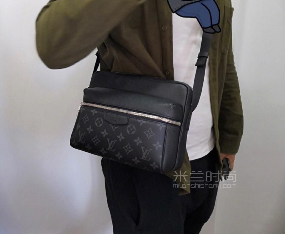 lv路易威登19春夏男士outdoor 邮差包m30233米兰时尚奢侈品包包lv包包