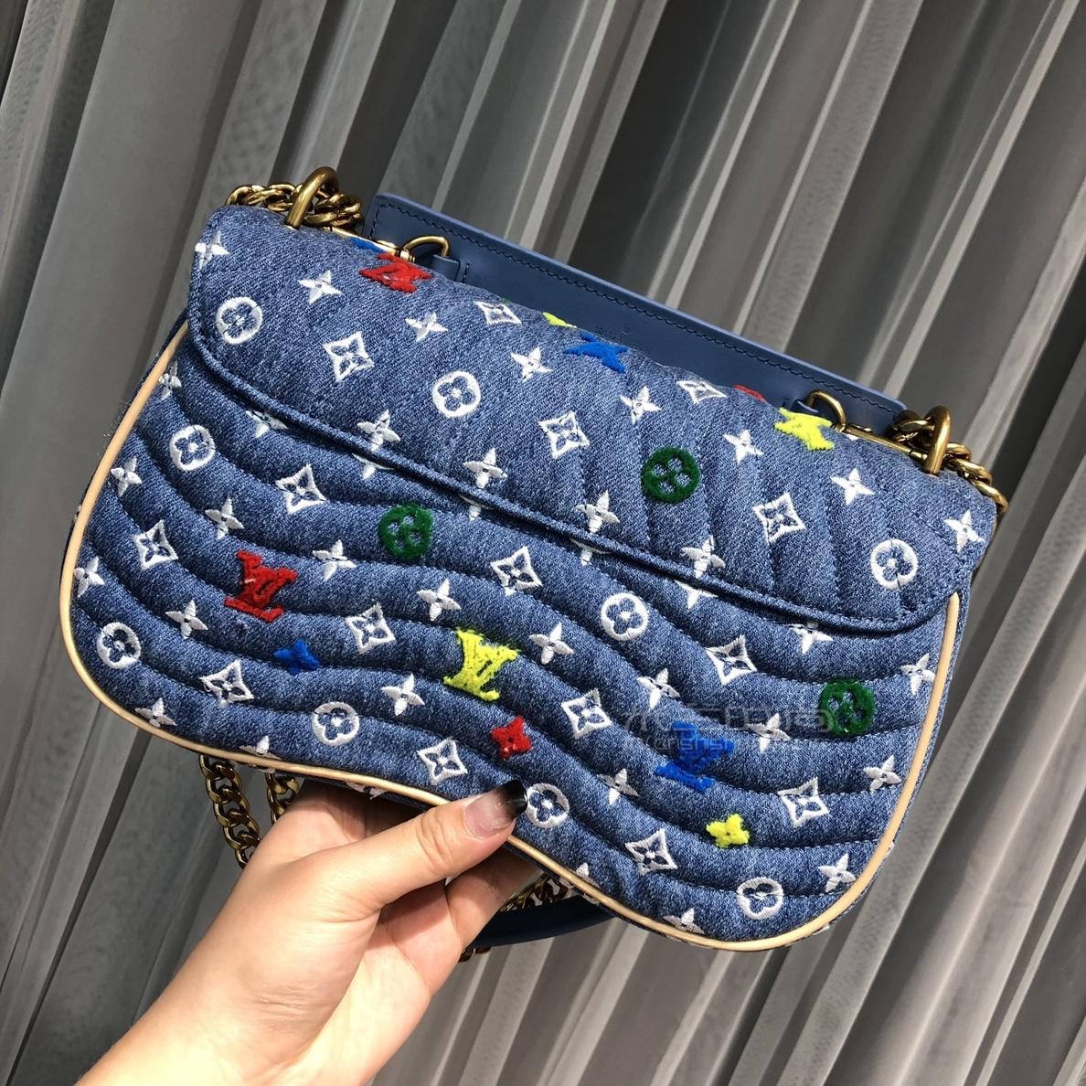 lv路易威登牛仔系列wave波浪包刺绣logo奶罩 植绒单肩斜挎包m53692