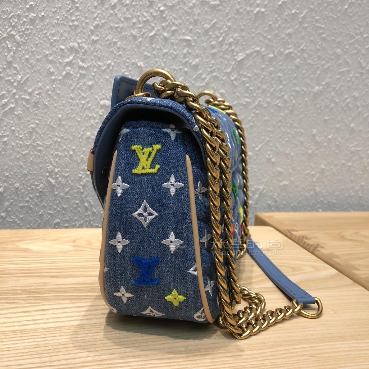 lv路易威登牛仔系列wave波浪包刺绣logo奶罩 植绒单肩斜挎包m53692