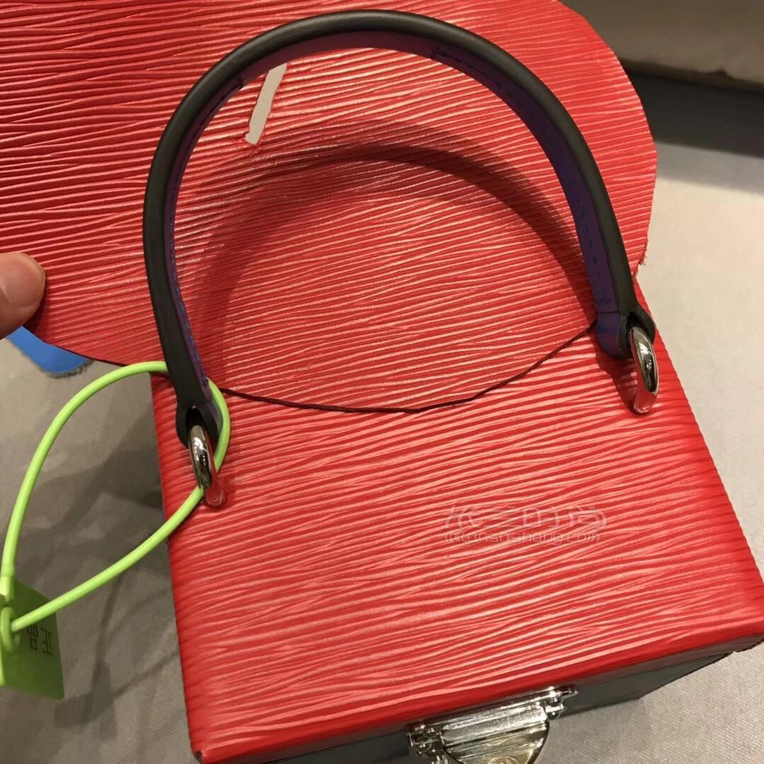 box女士水波纹漆皮手袋单肩斜挎 蓝色红色女士方盒子手拎包m52466 (9)