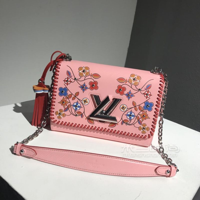 lv路易威登粉色水波纹twist中号特别款 水波纹小牛皮链条包