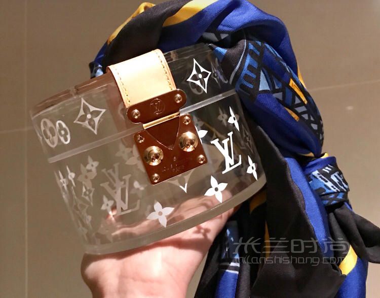 路易威登lv巴黎纽约圆饼透明老塑料首饰盒 18ss scott印花透明收纳盒