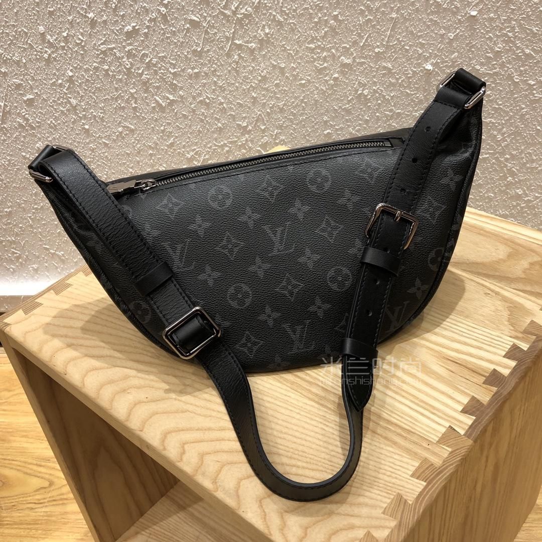 lv路易威登19新款discovery腰包胸包 男女同款黑色老花斜跨包m44336