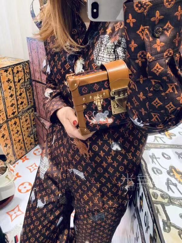 2019新款 lv路易威登走秀款盒子包 限量猫咪小箱子包黑色拼咖色m44407
