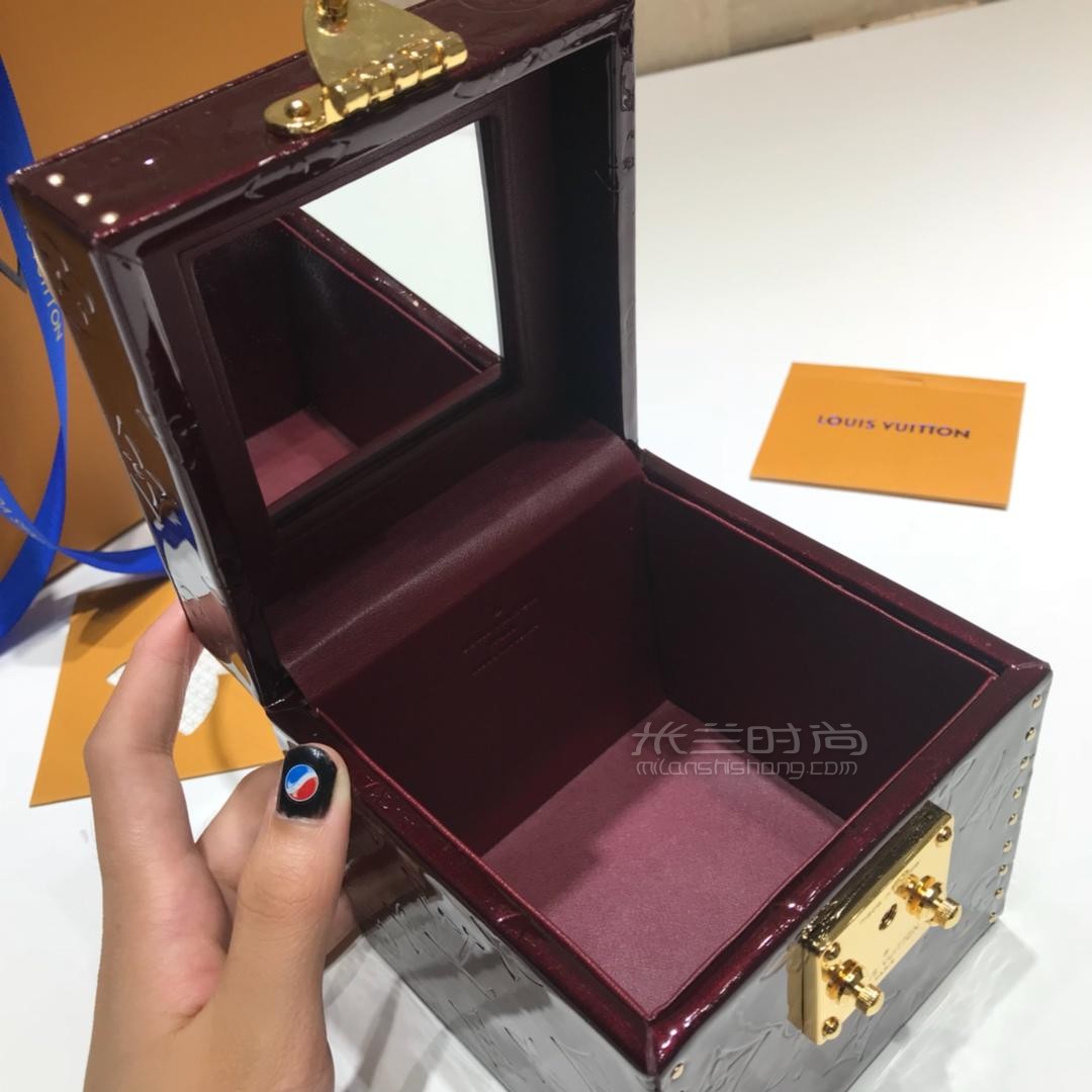 lv复刻方盒子_lv方盒子包价格-第2张图片-潮百科