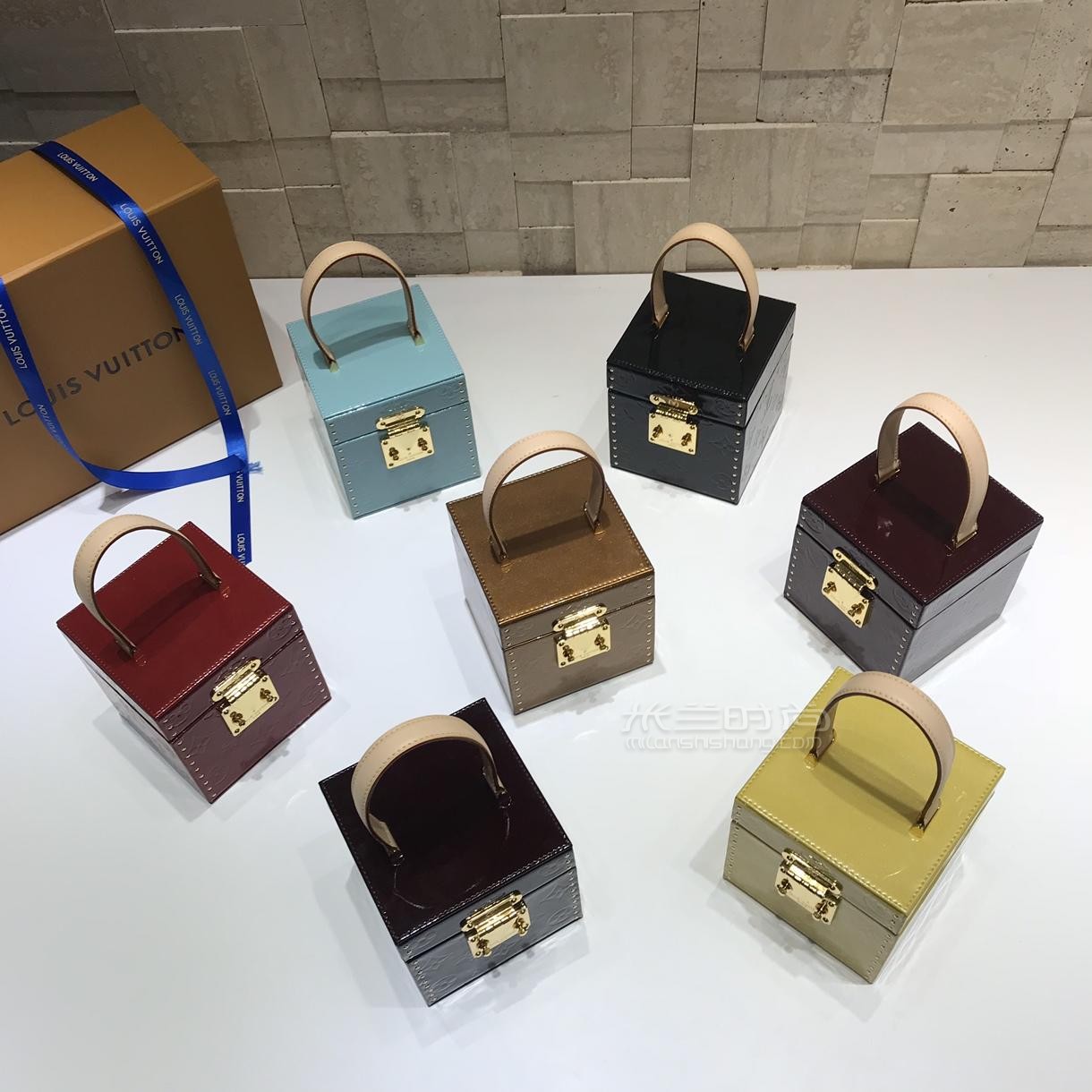 方盒子手提包 路易威登女士bleecker box牛皮压花手袋_米兰时尚包包网