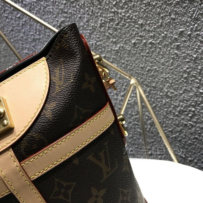 lv薯条包路易威登duffle薯条包饭盒包斜挎手提