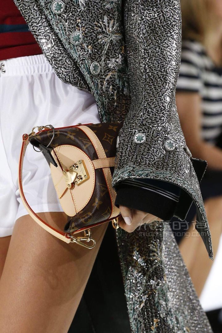 lv路易威登女包duffle bag老花薯条包水桶包手提斜挎m4358721