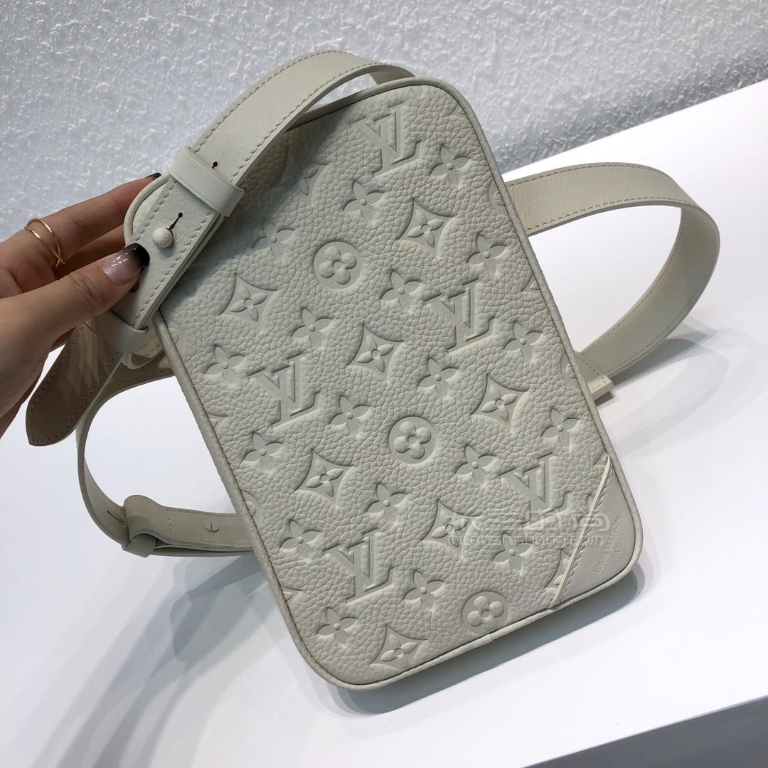 lv路易威登utility side男士斜挎包 邮差包 m53297白色真腰包 肩背