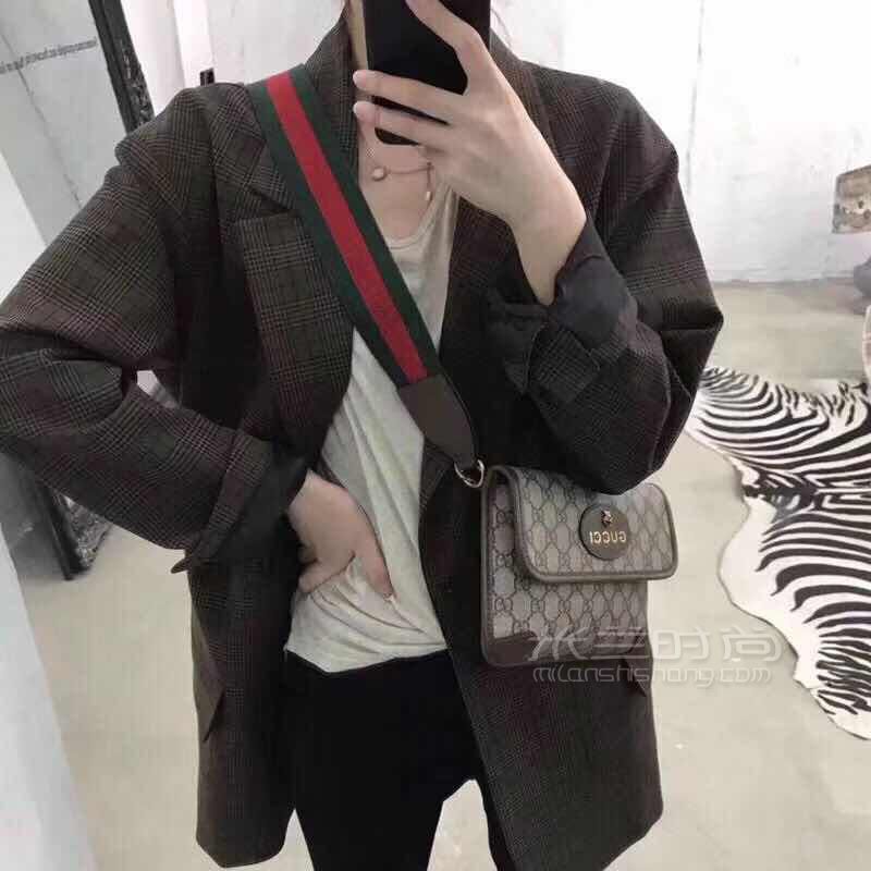 Gucci古奇胸包男女斜背虎头扣双g帆布印花腰包女同款代购4617 米兰时尚包包网
