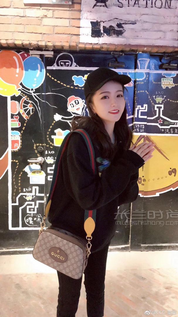 gucci古驰2019新款男女通用虎头印花撞色邮差相机包肖战同款476466