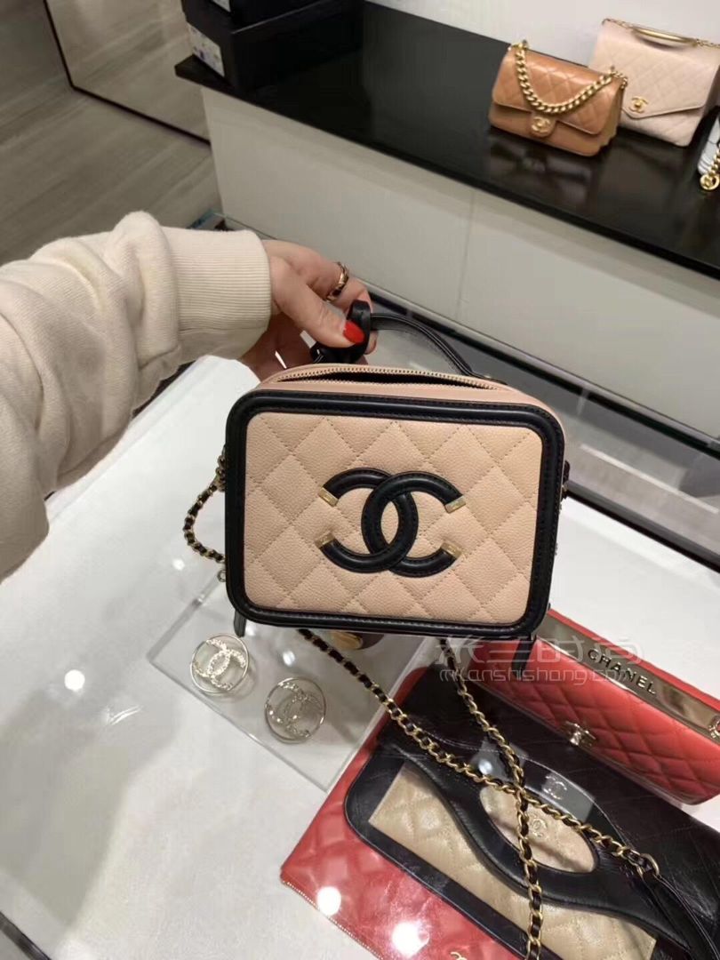 chanel香奈儿相机包菱格纹双c化妆包奶茶色拼黑色荔枝纹方包单肩手提