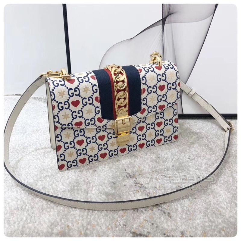 gucci古奇 七夕情人节限量单肩斜挎包sylvie爱心包421882中号