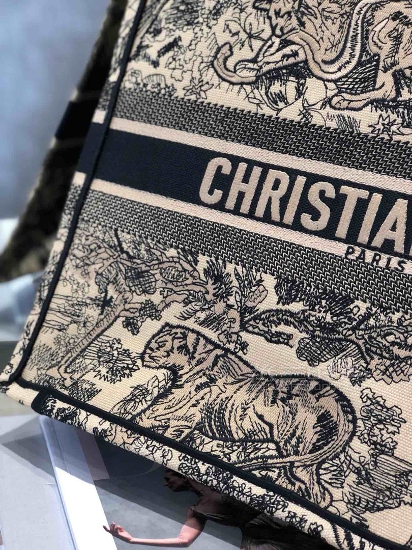 dior迪奥2019cruise野生动物刺绣tote bag 野生丛林购物袋