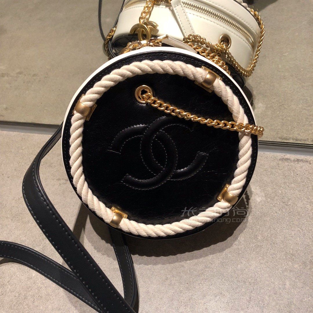 chanel香奈儿 限量版黑色拼接牛皮圆饼包 链条包邮轮系列圆形包