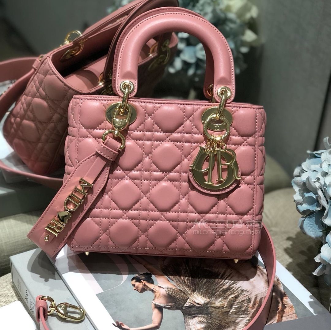 dior戴妃包高仿多少钱(高仿dior戴妃包)