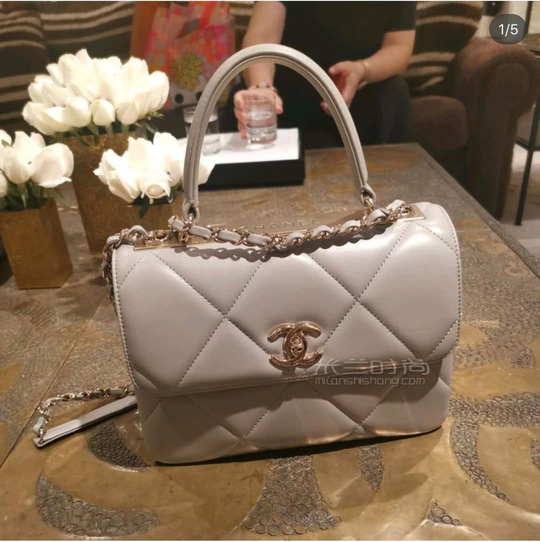 香奈儿2019年早秋新款经典大菱格带手柄单肩斜跨包女_奢侈品包包_世界