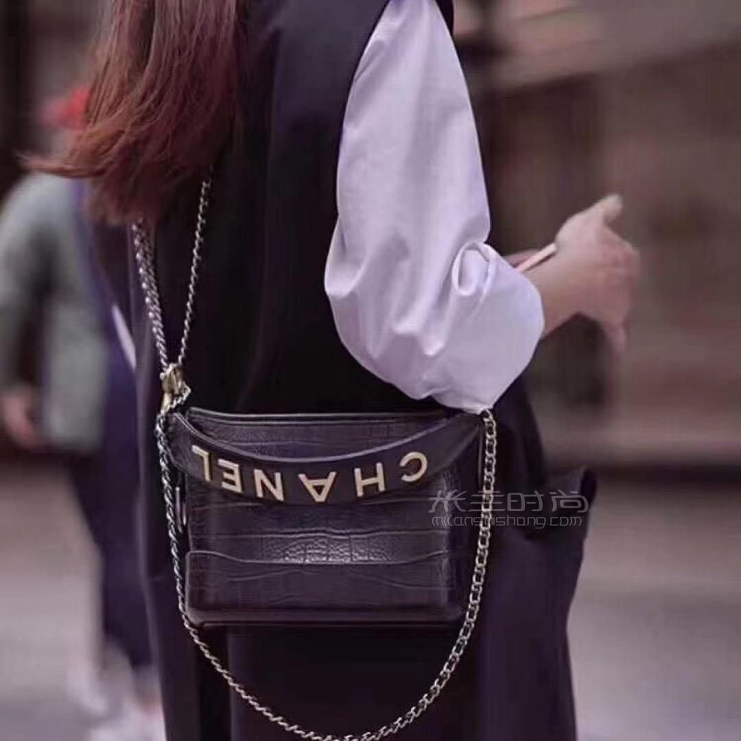 chanel香奈儿2019新款鳄鱼纹牛皮流浪包 原版限量小号单肩包斜挎
