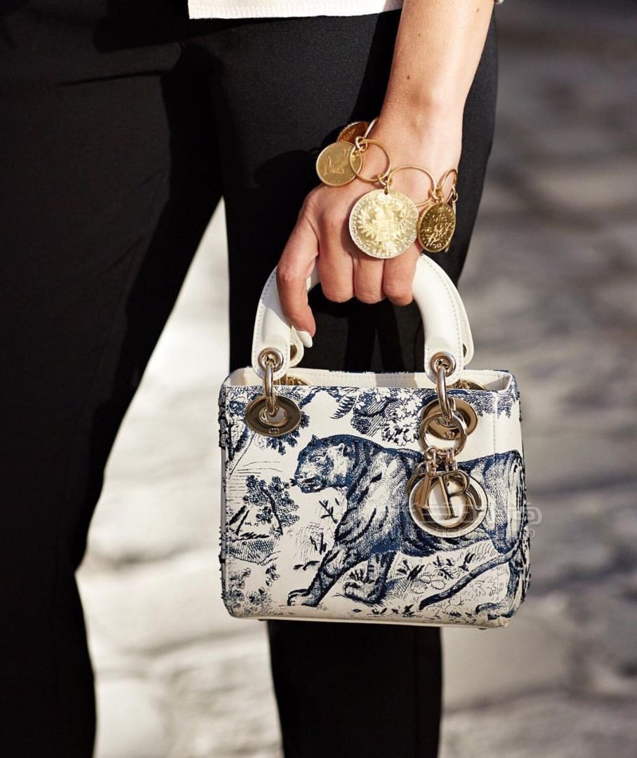 diorlady戴妃包老虎刺绣toiledejouy度假风mini尺寸17cm