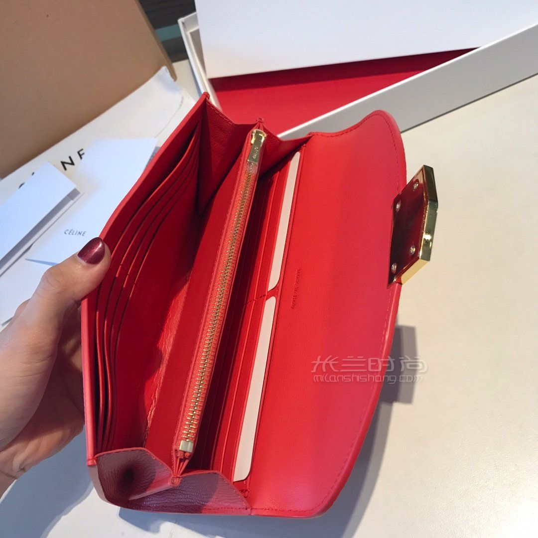 南油高端品牌女装批发在哪一栋楼_南油女装原单celine
