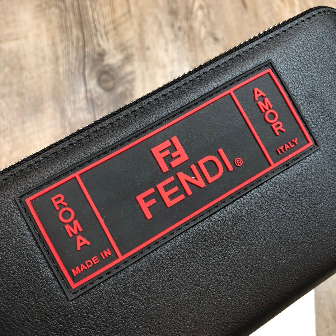 fendi包真假鉴定图解 fendi包原单(已更新)-第2张图片-潮百科