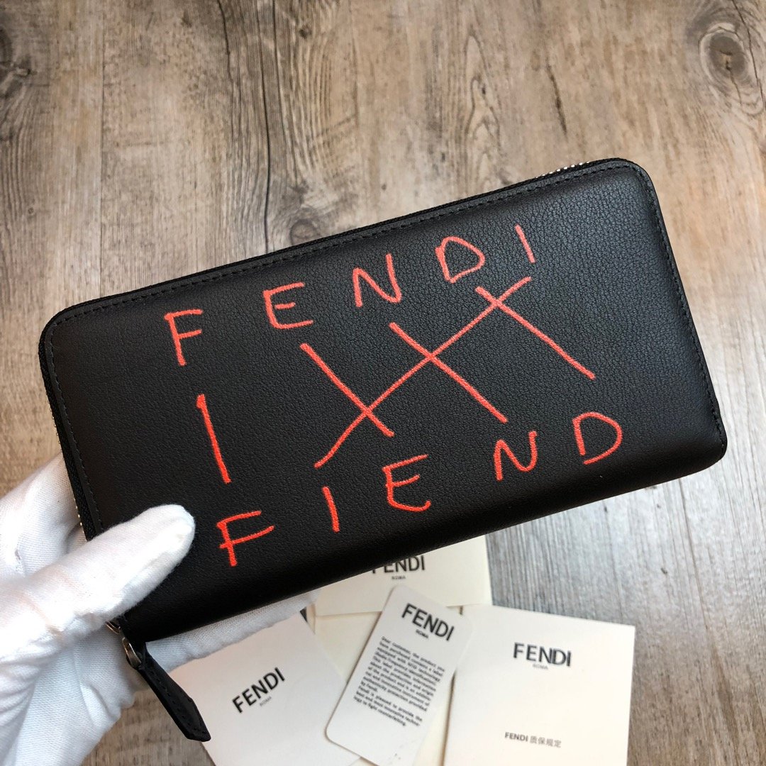 fendi原单短袖套盒的简单介绍