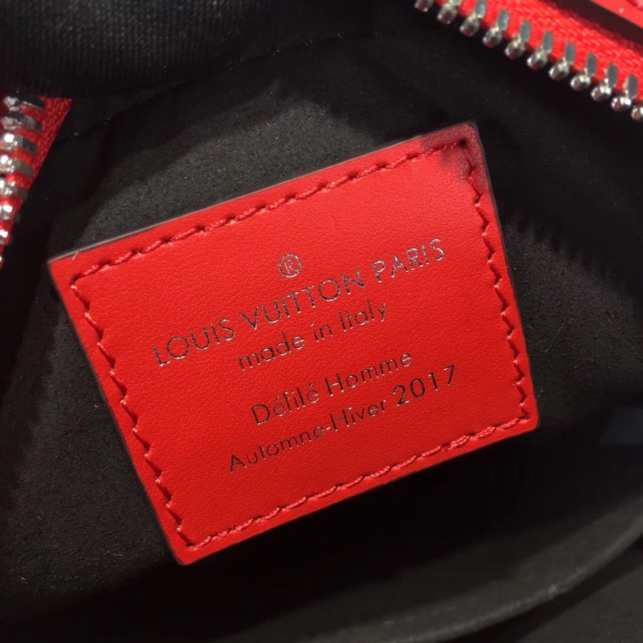 Lvmsupreme万众瞩目的吏上最强联名 Supreme是james Jebbia于1994年 米兰时尚包包网