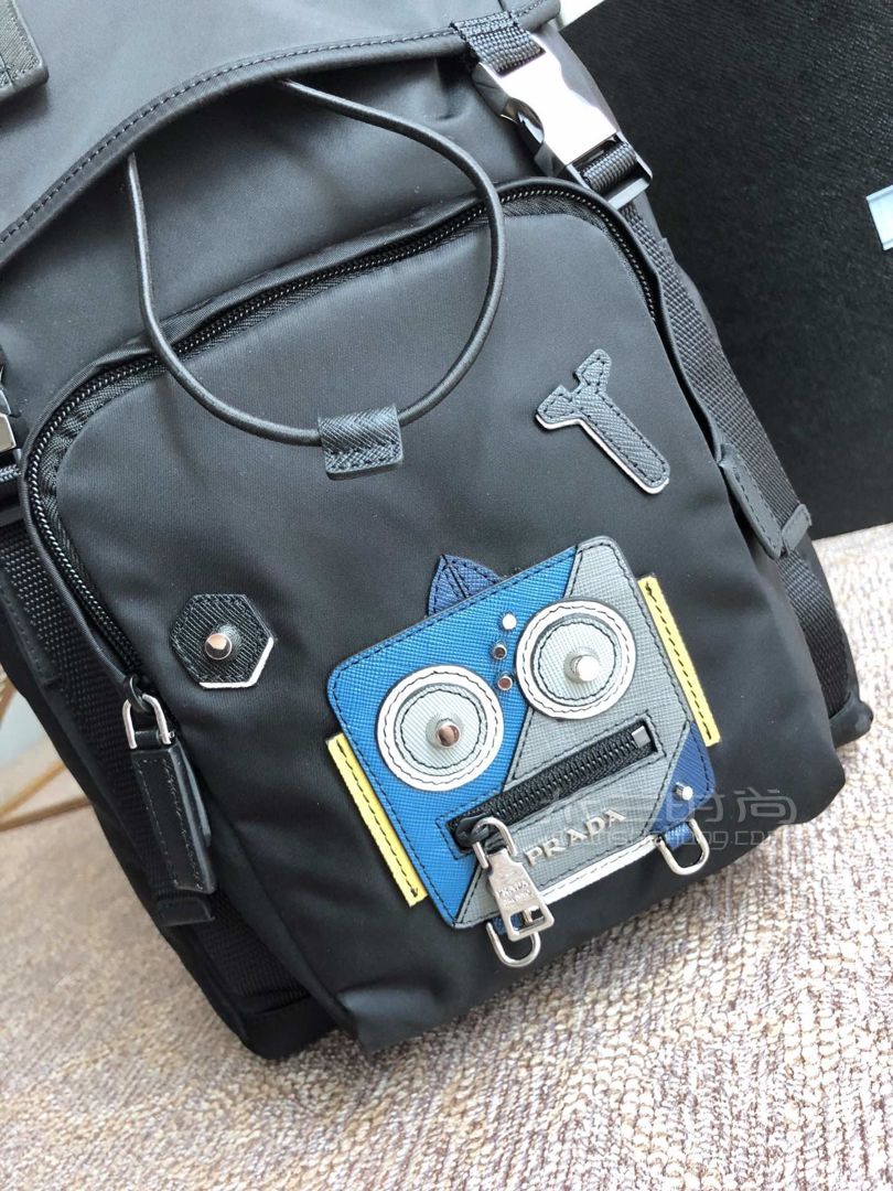 普拉达prada 普拉达双肩包p家出新款双肩背包,2vz135机器人,原单货