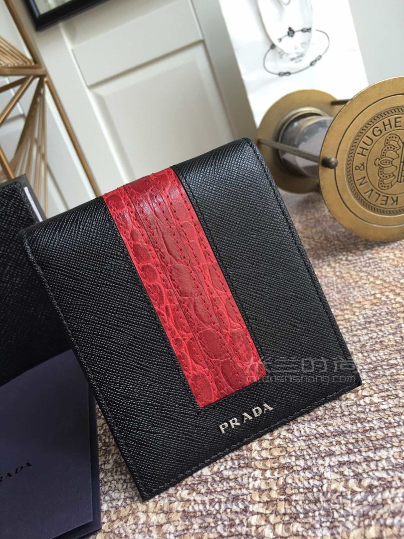 04711_普拉达出最新款男士钱包0513黑-鳄鱼皮2018年专柜最新款式采用进口十字纹牛皮-_米兰时尚包包网
