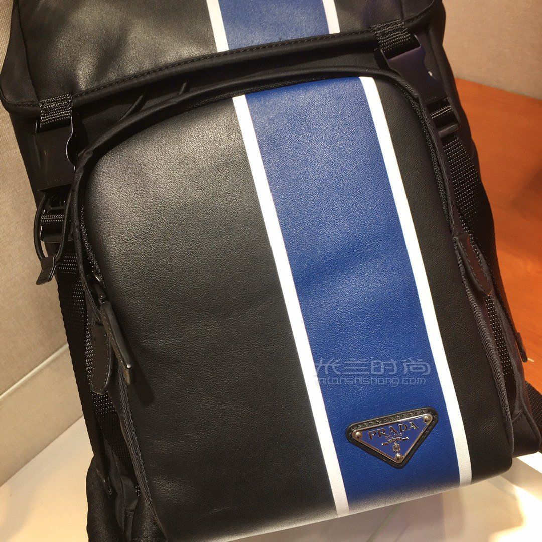 prada原厂包包是正品吗(prada手机包原单)