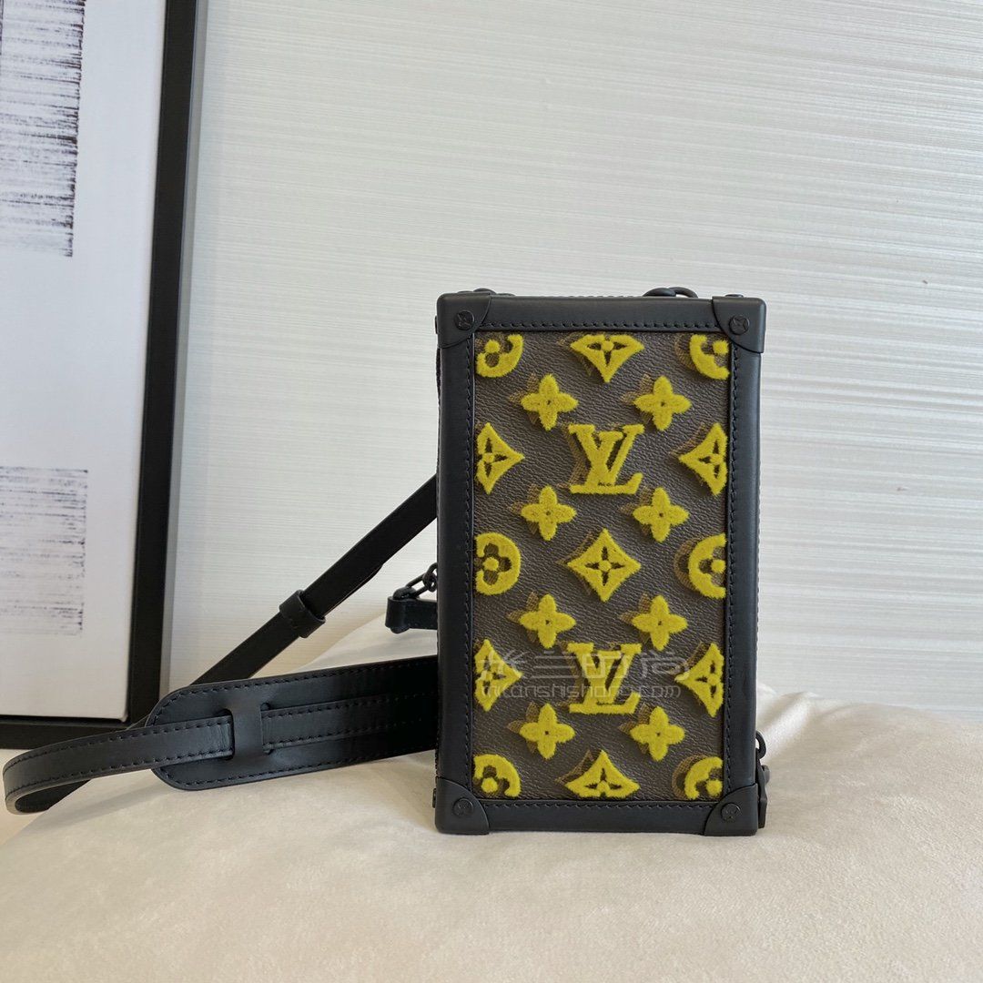 lv绣花系列竖款软盒子 经典monogram丝绒绣花 神仙搭配呀 灰常奈斯