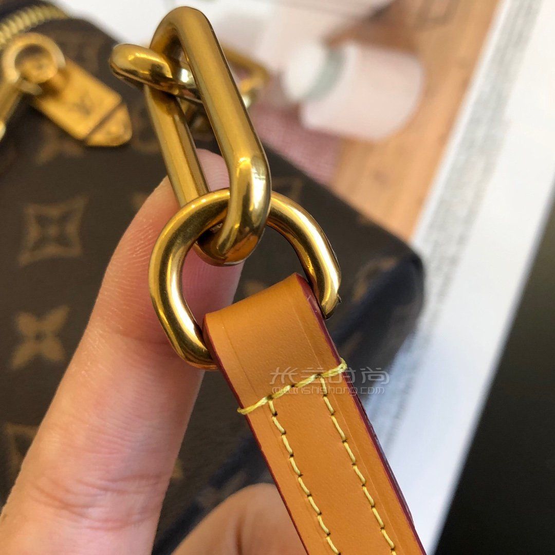 lv烟盒包路易威登20年早春秀款男士phoneb