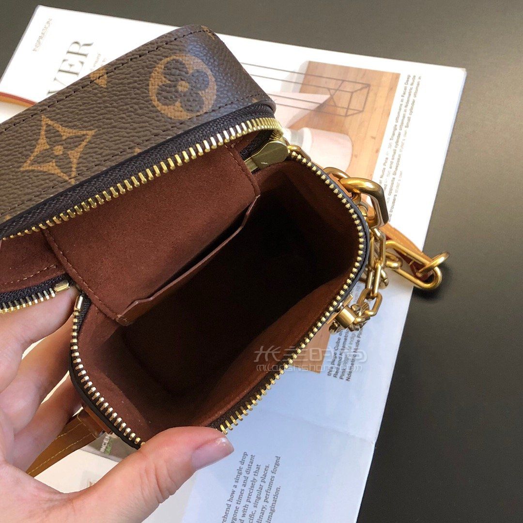 lv烟盒包路易威登20年早春秀款男士phoneb